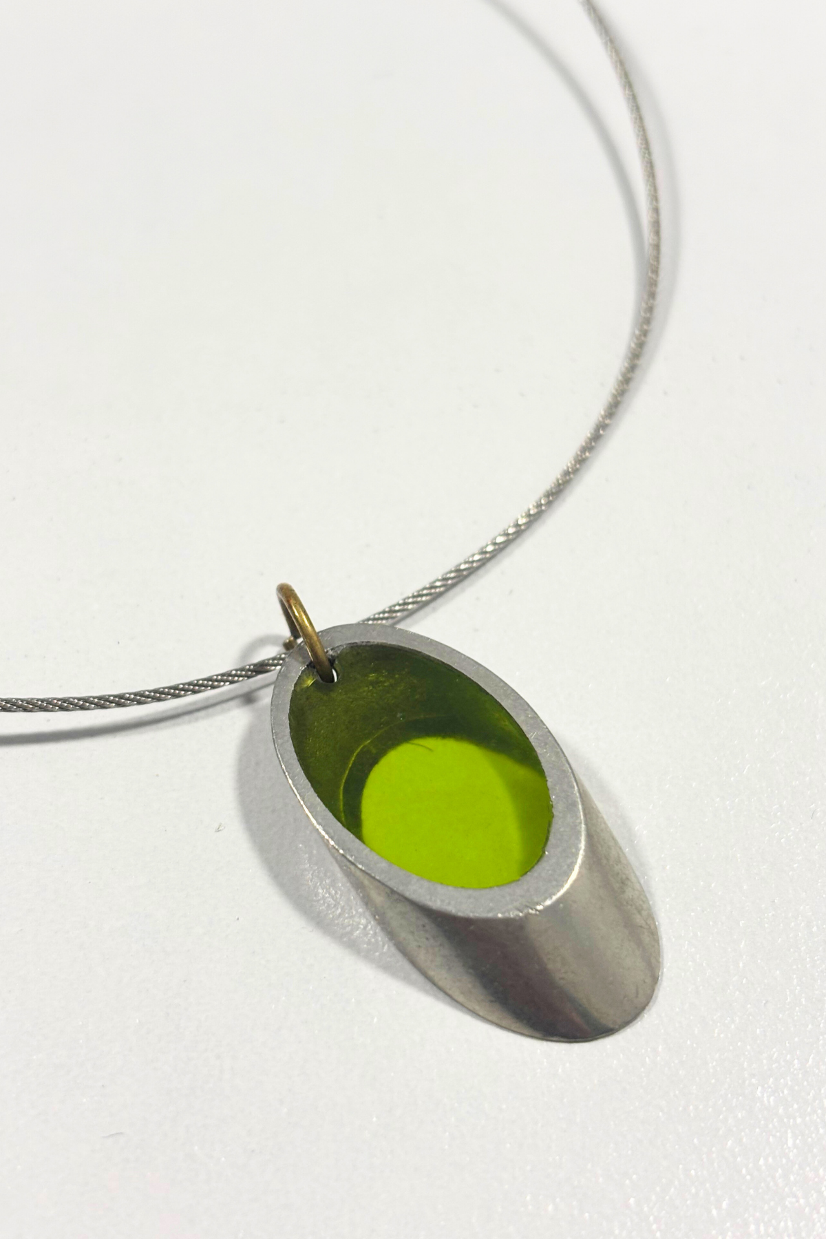 Retro lime green wire necklace