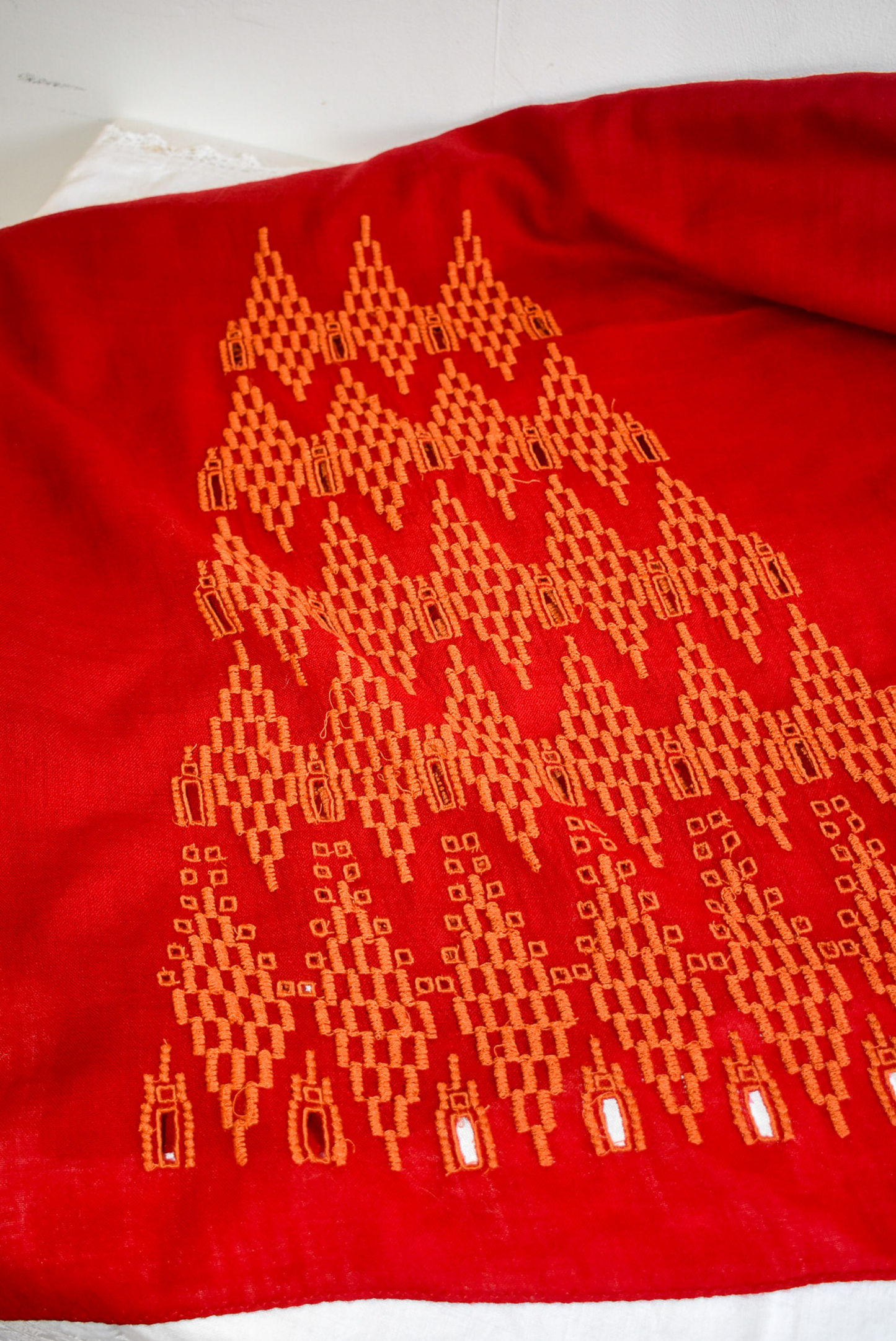 Vintage pyramid scarf