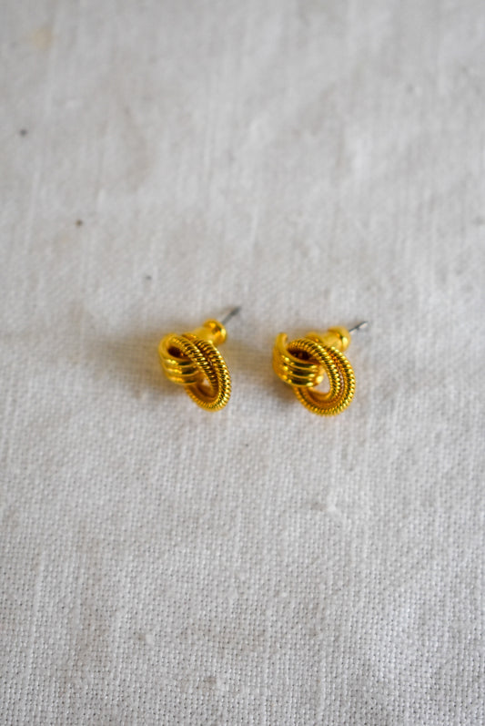 Golden knot studs