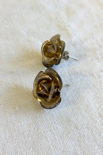 Metal rose earrings