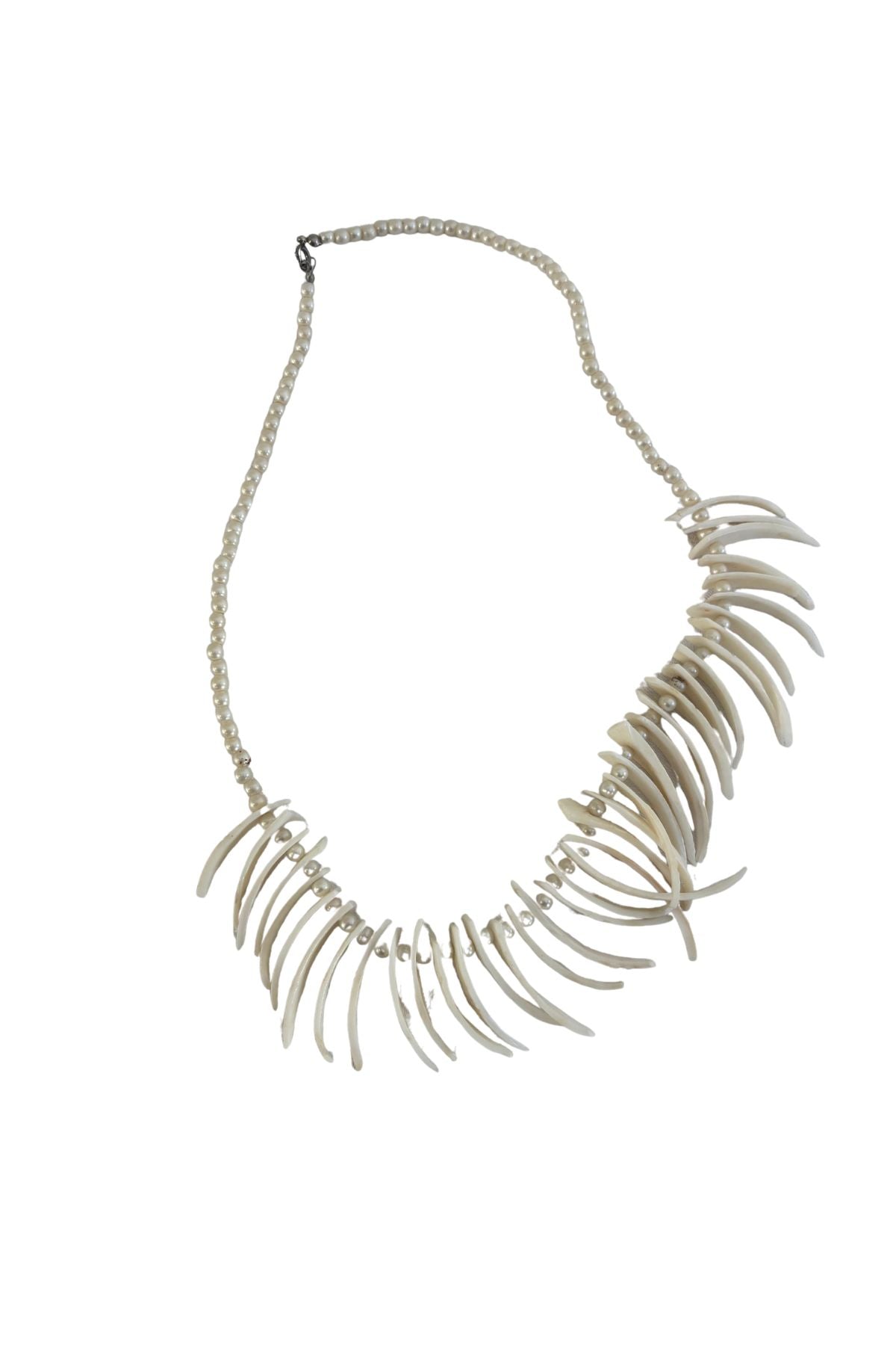 Vintage faux pearl spikey shell necklace