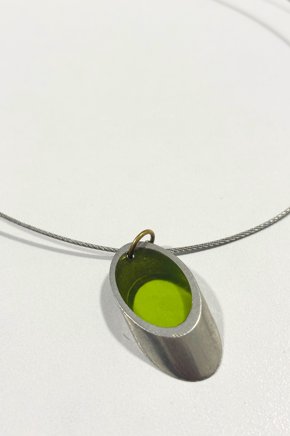 Retro lime green wire necklace