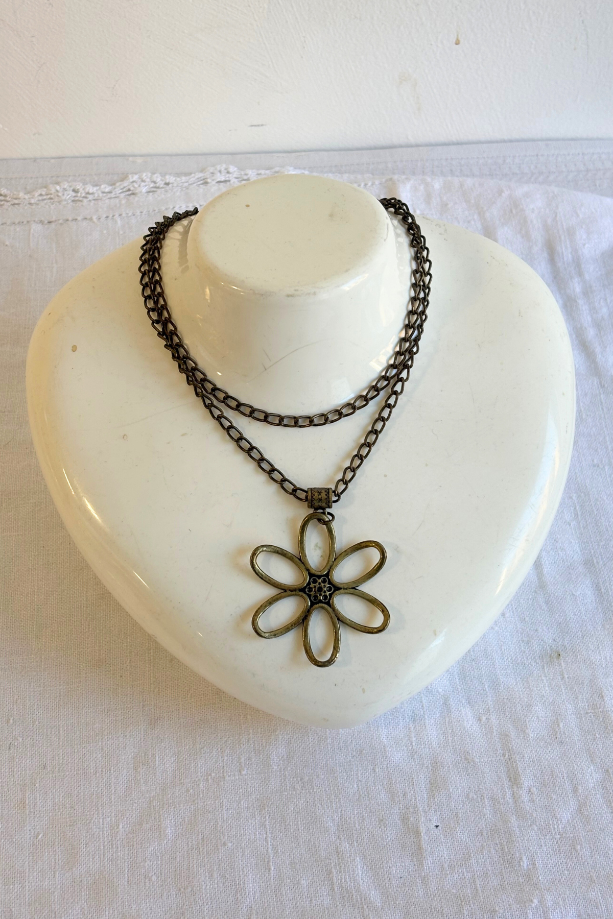 Cute daisy chain necklace