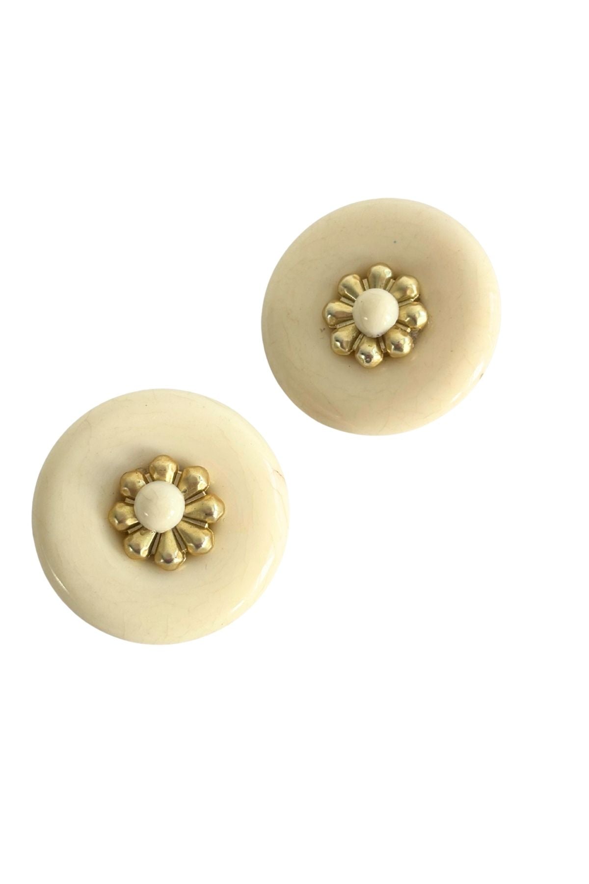 Vintage circle flower clip on earrings