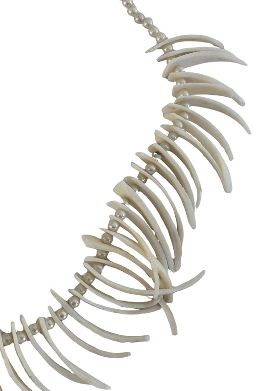 Vintage faux pearl spikey shell necklace