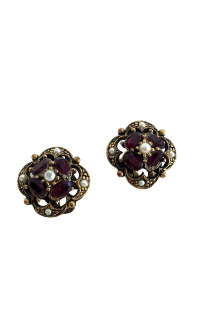 Vintage regal costume jewellery clip on earrings