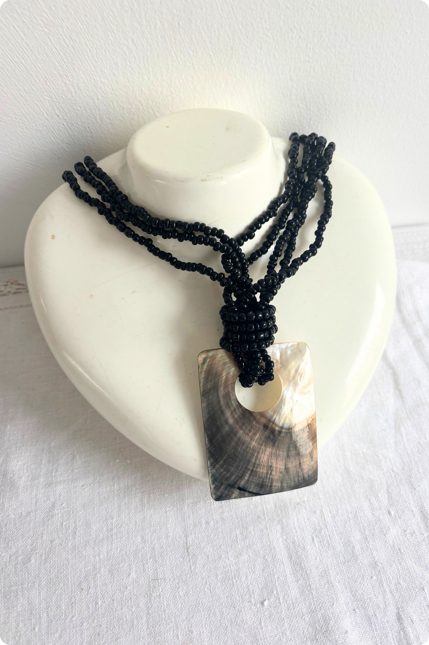 Black chunky bead shell necklace