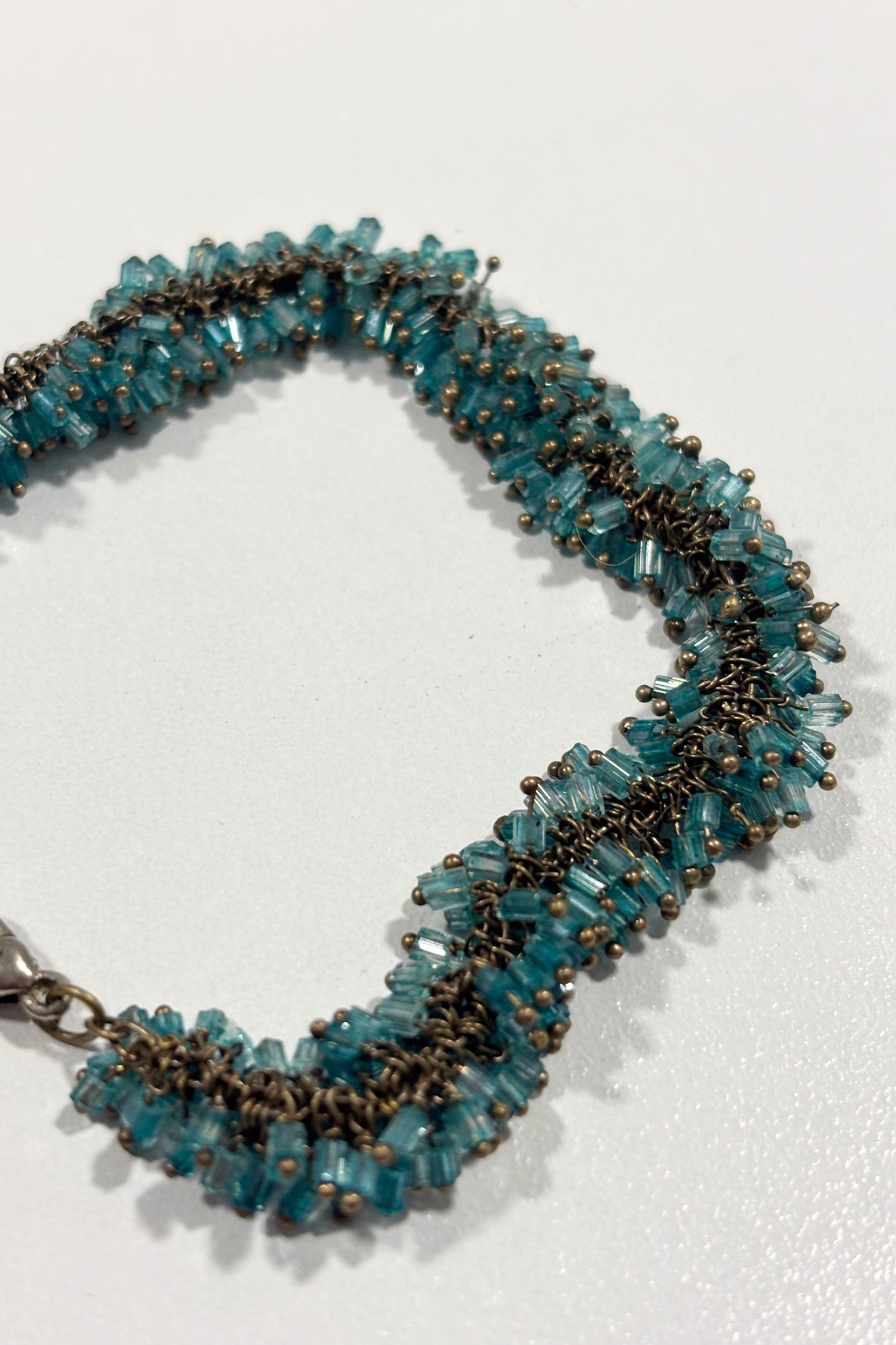 Blue beaded frilly bracelet