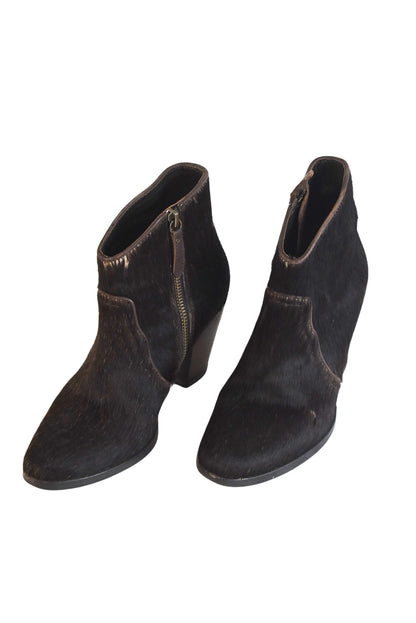 Vanilla moon fur boots, 36