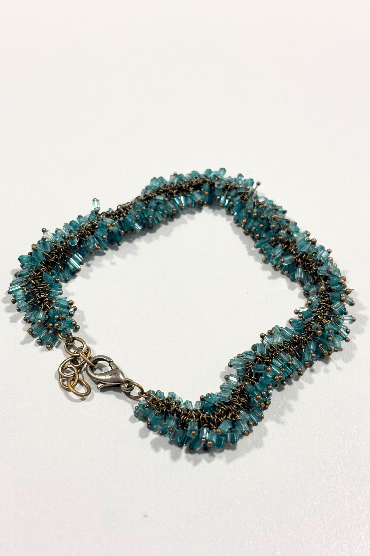 Blue beaded frilly bracelet