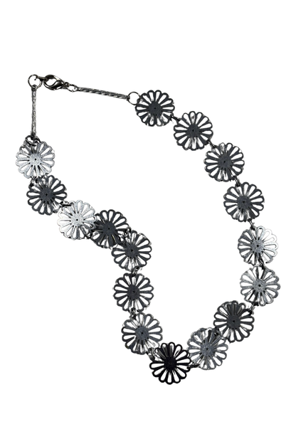 Daisy chain necklace