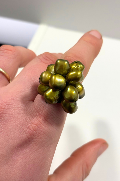 Pearl cluster ring