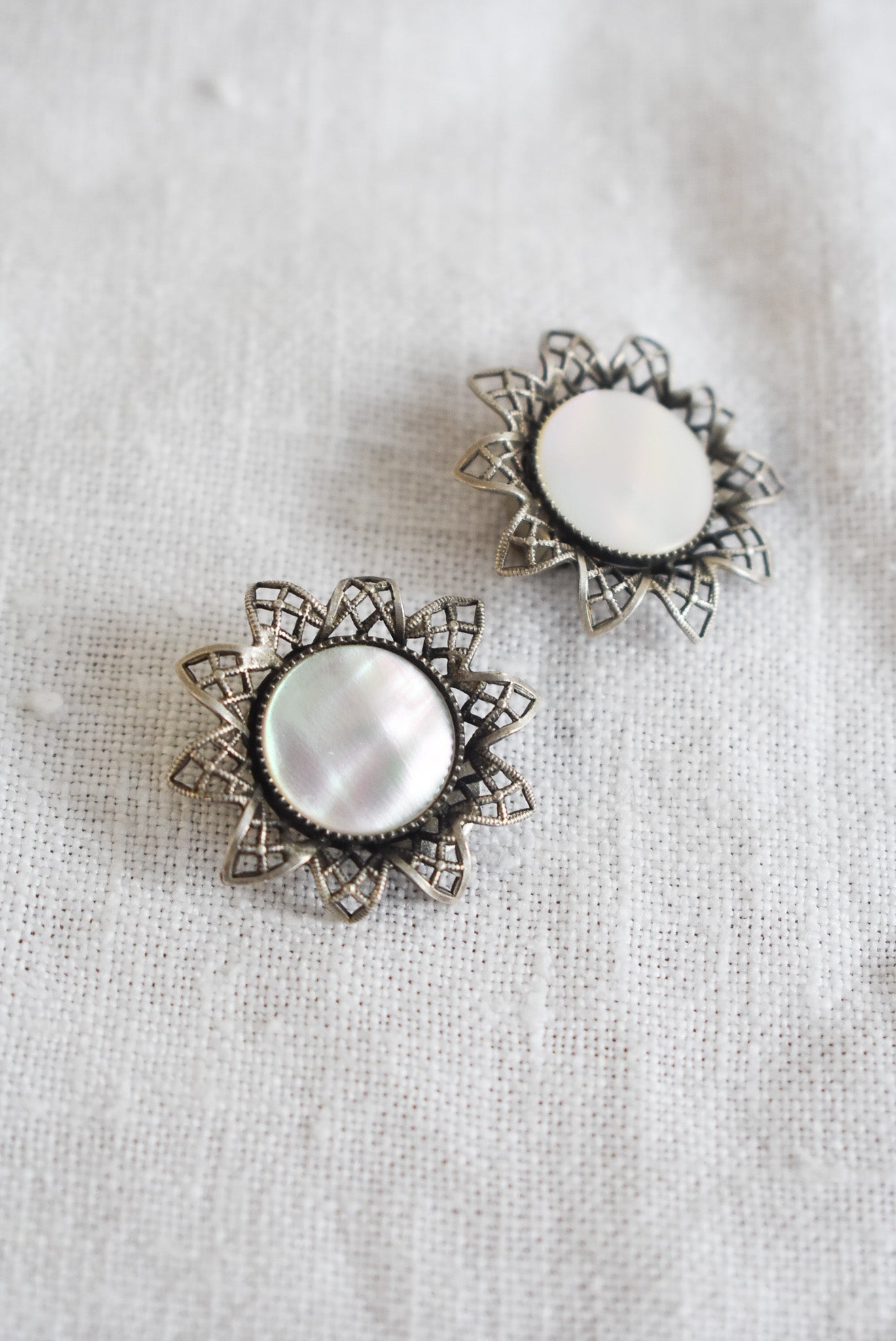 Vintage pearlescent flower clip-on earrings