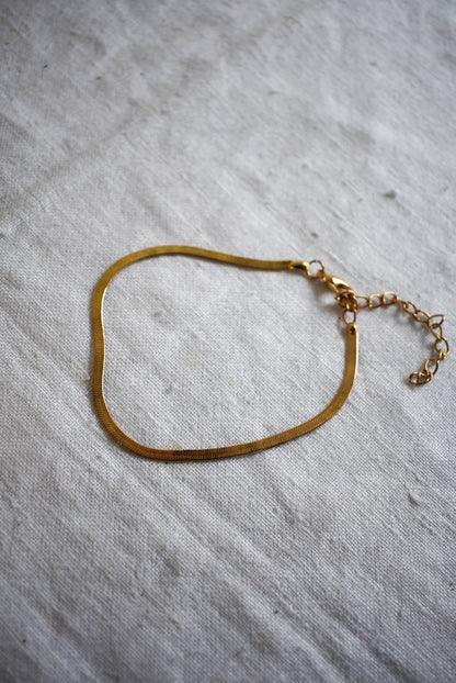 Golden snake chain bracelet