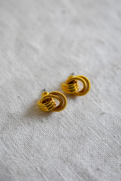 Golden knot studs