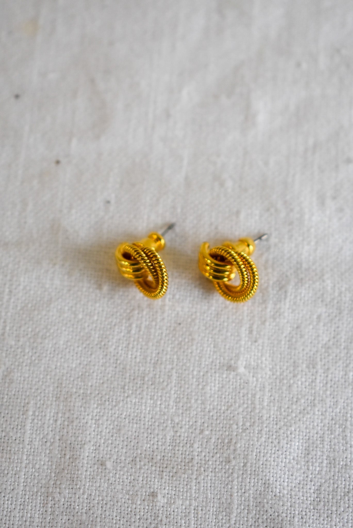 Golden knot studs