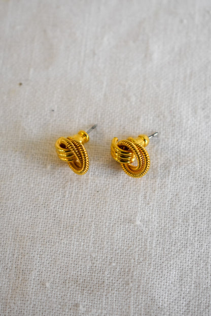 Golden knot studs