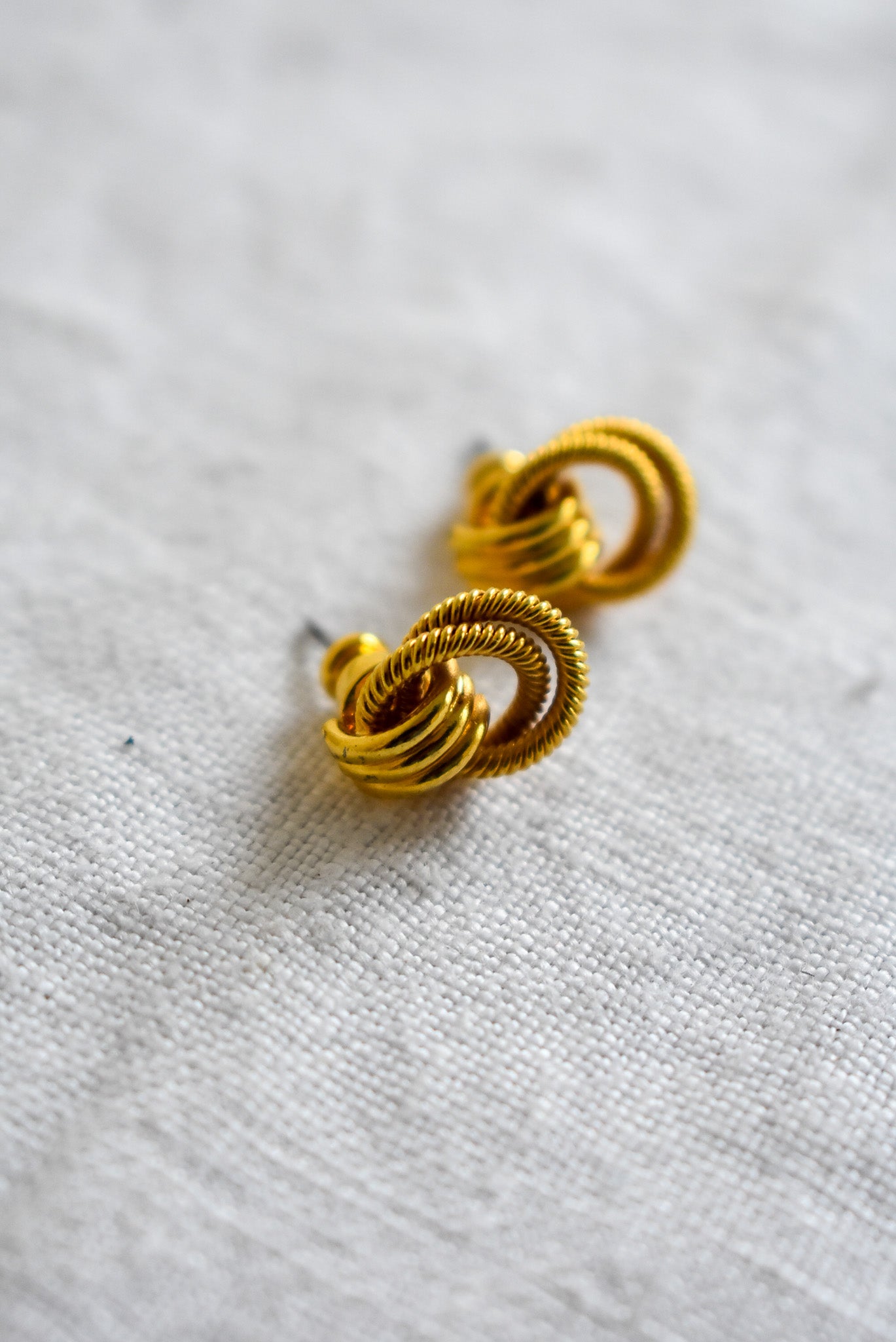 Golden knot studs