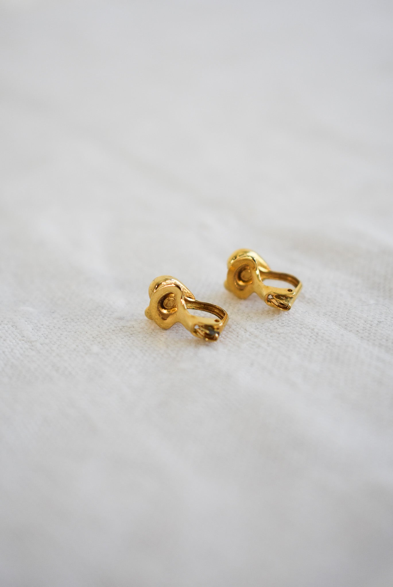 Adorable heart clip on earrings